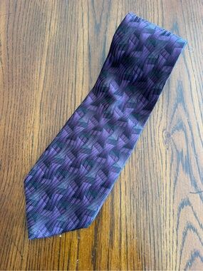 Men's Purple Patterned Tie - Classic Formal Accessory